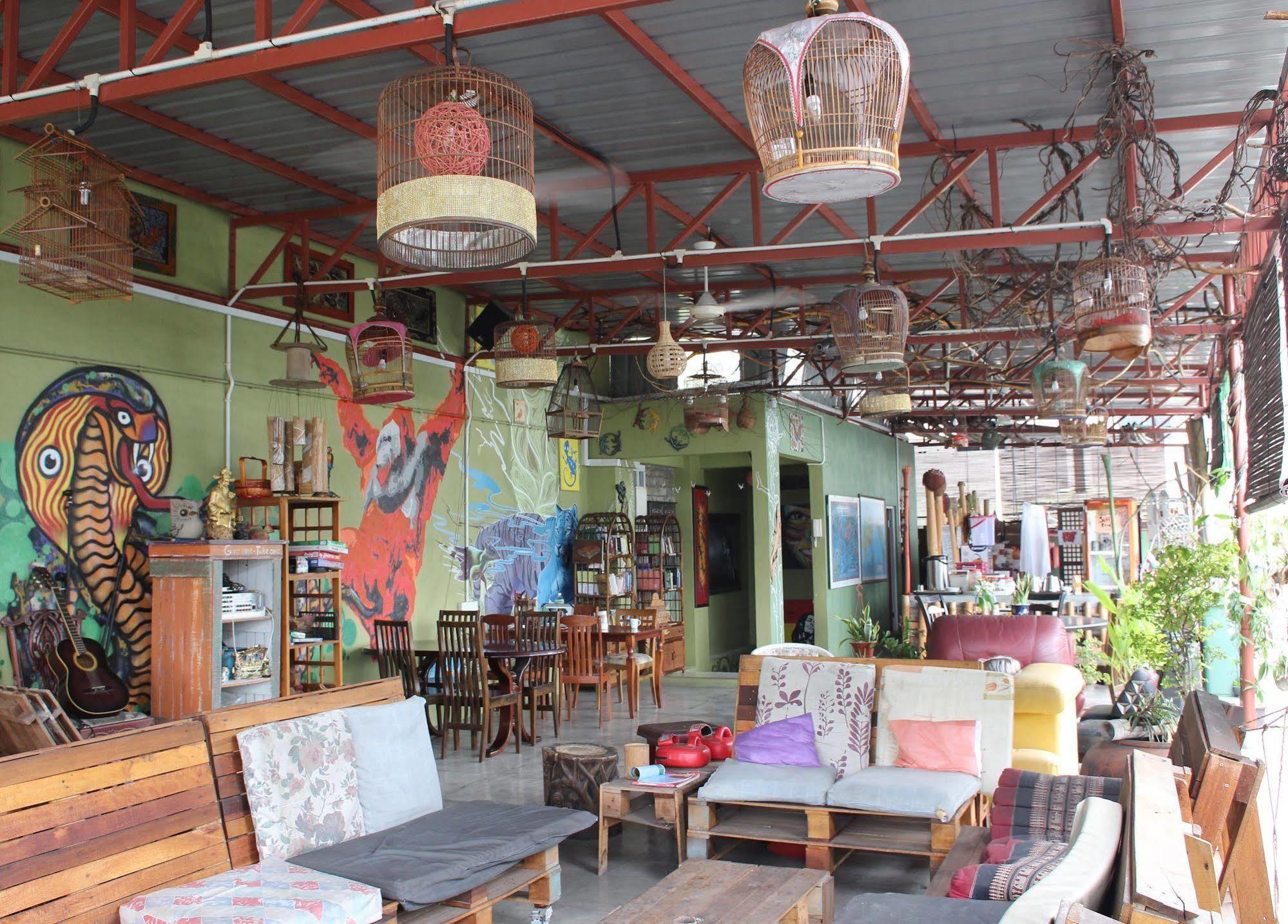 Birdnest Guesthouse, Gaia Rooftop Cafe Kuala Lumpur Zewnętrze zdjęcie